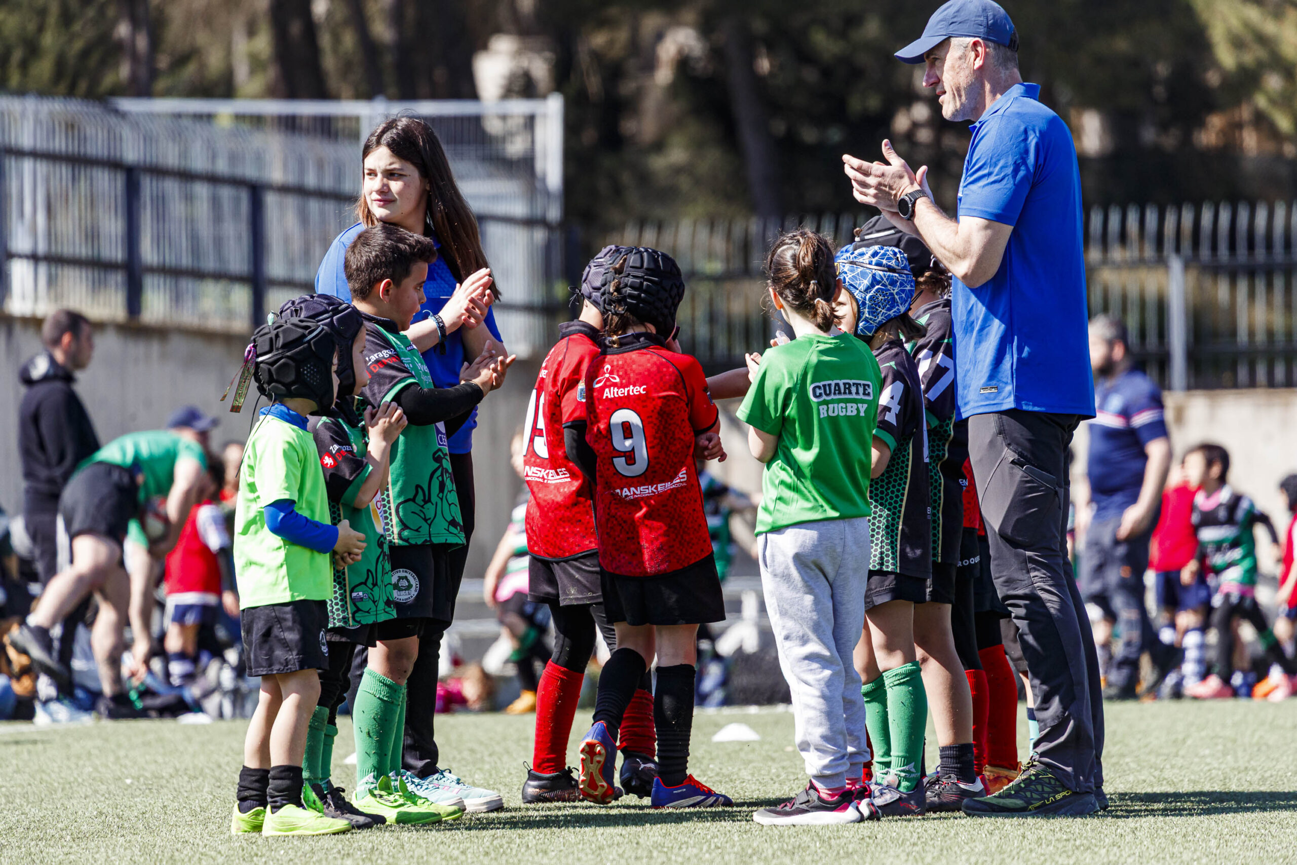 Jornada de escuelas de rugby para niños en Zaragoza