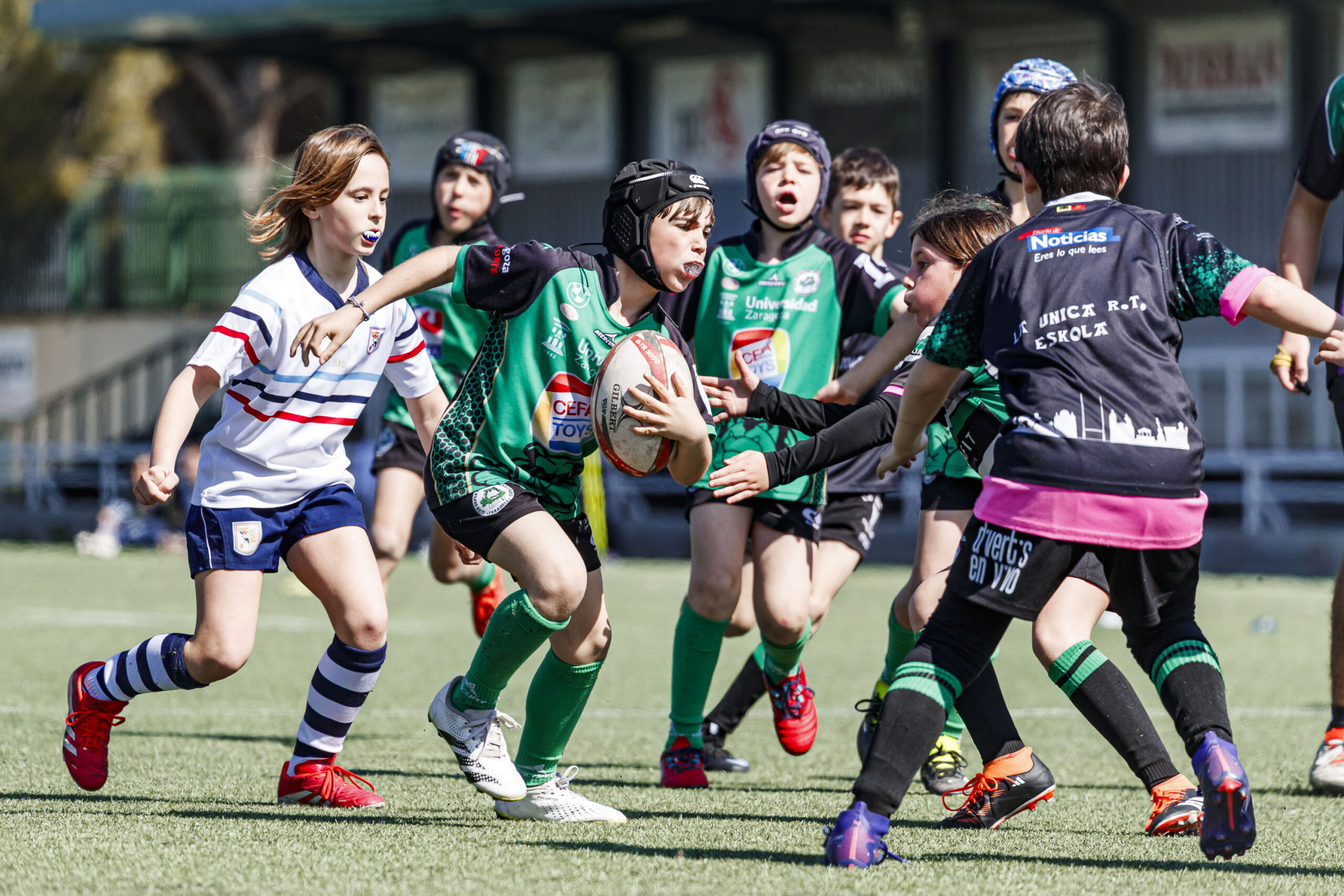 Jornada de escuelas de rugby para niños en Zaragoza