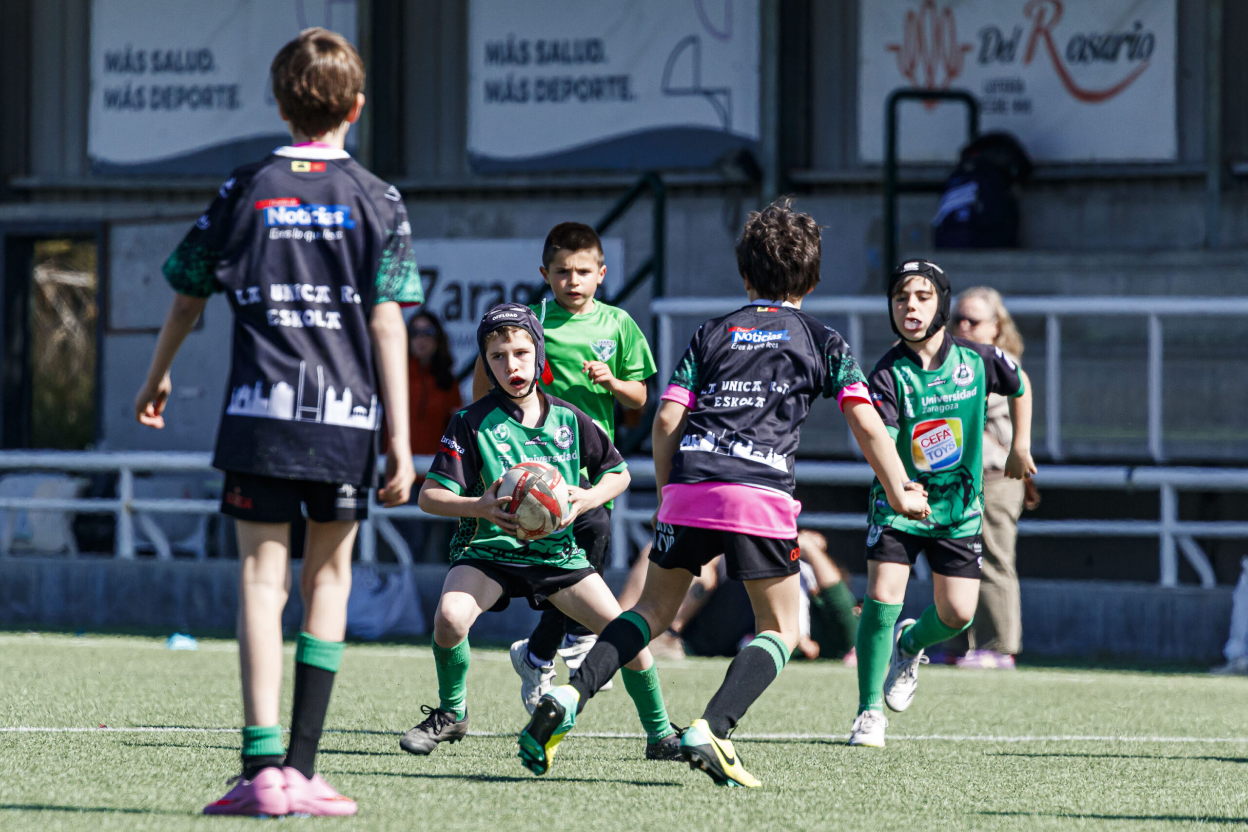 Jornada de escuelas de rugby para niños en Zaragoza