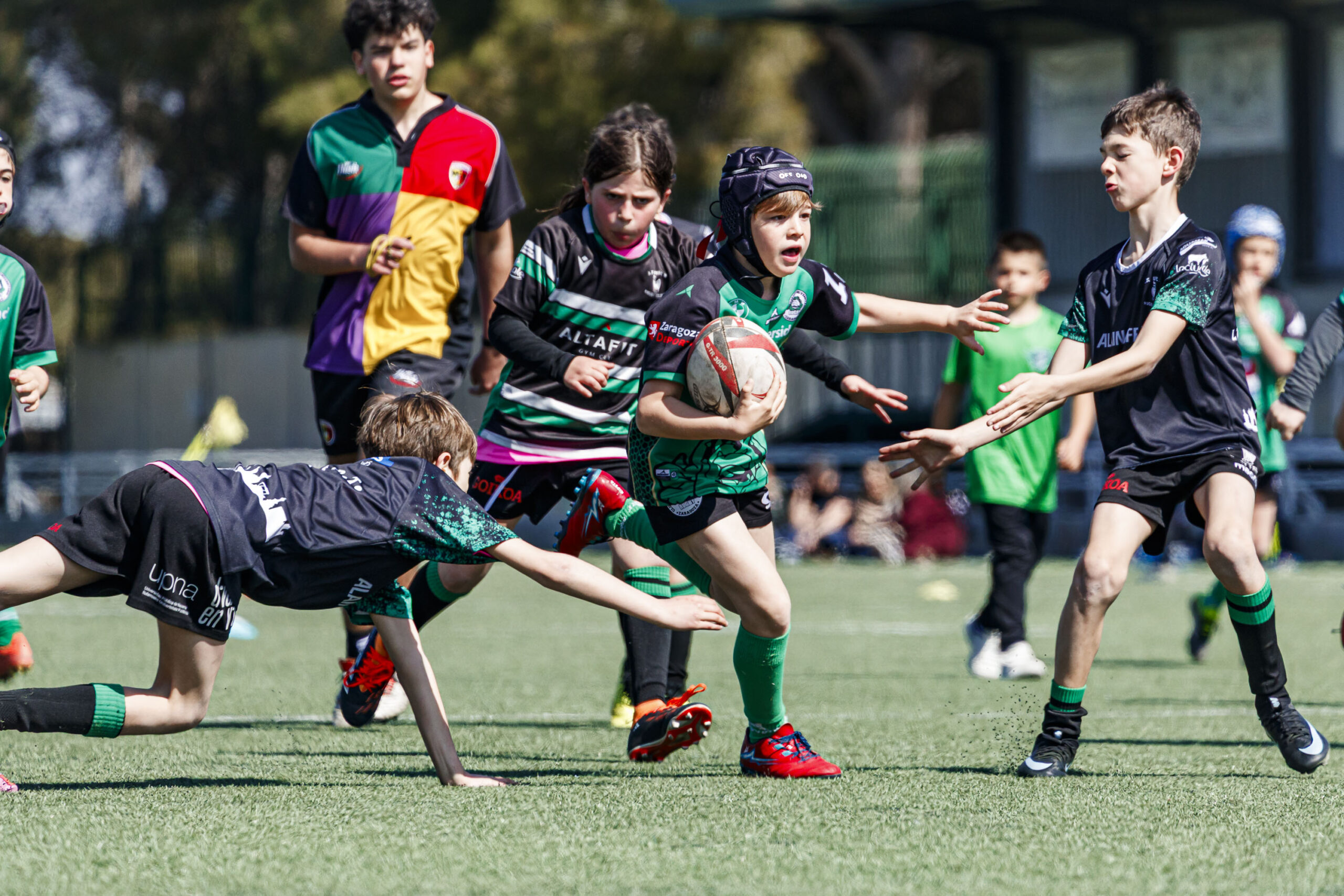 Jornada de escuelas de rugby para niños en Zaragoza