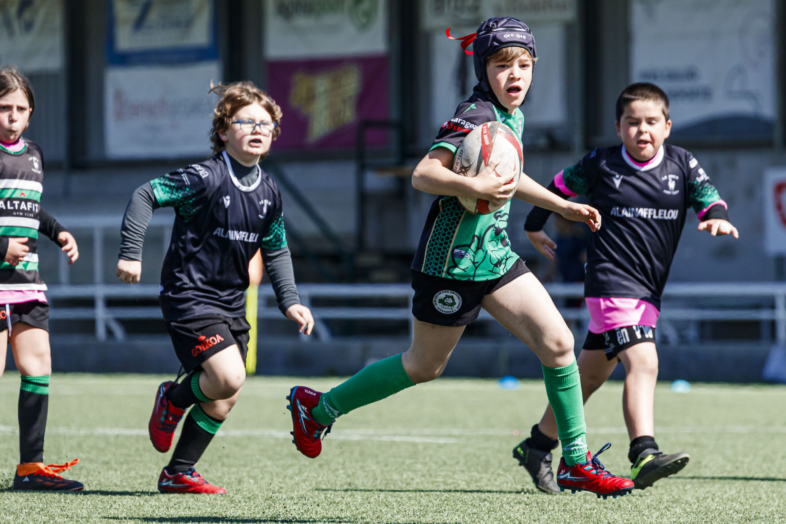 Jornada de escuelas de rugby para niños en Zaragoza