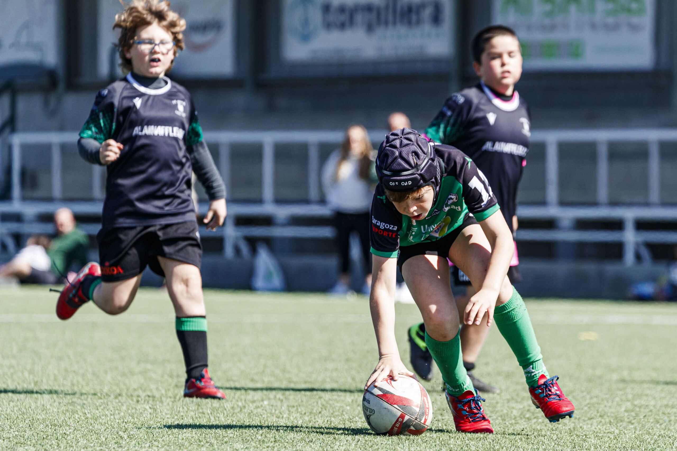 Jornada de escuelas de rugby para niños en Zaragoza