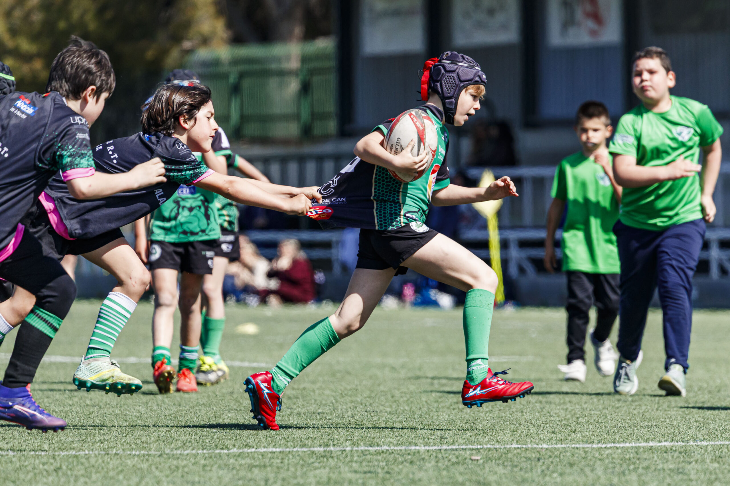 Jornada de escuelas de rugby para niños en Zaragoza