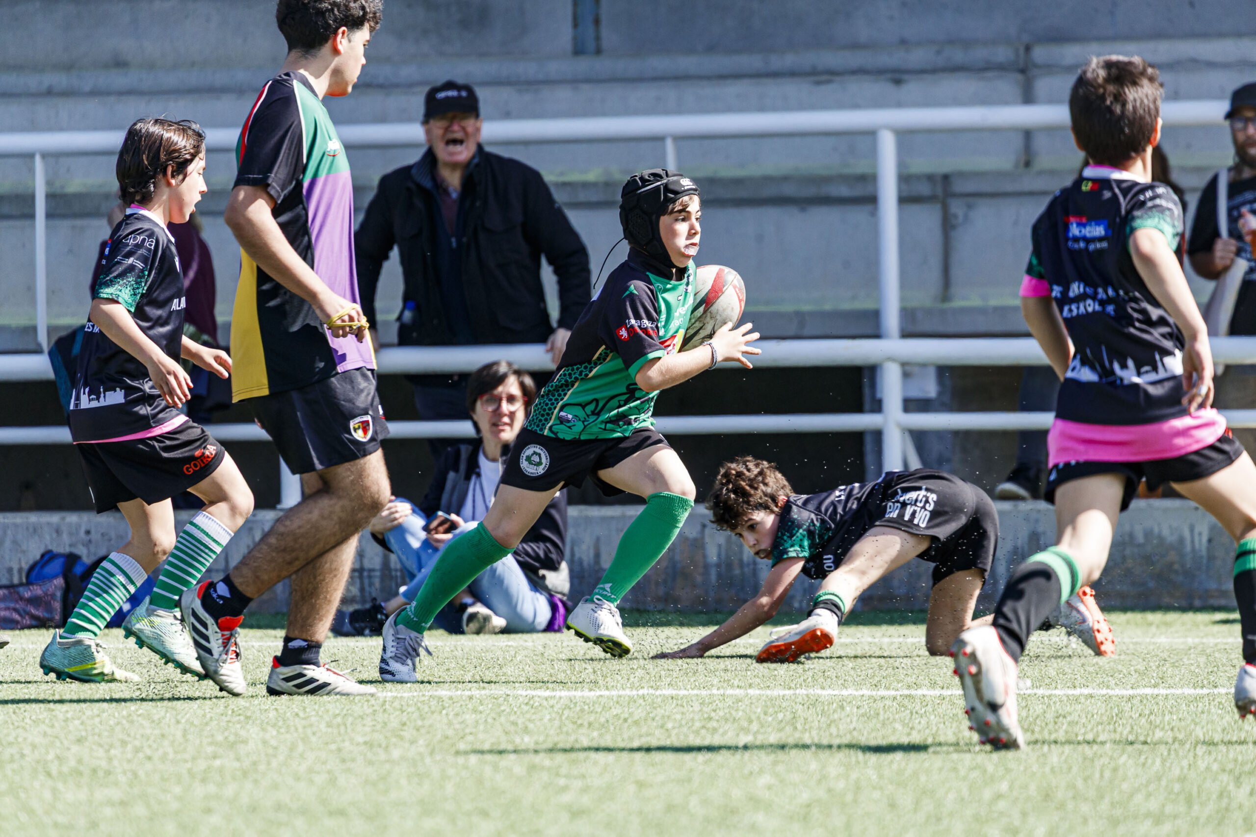 Jornada de escuelas de rugby para niños en Zaragoza