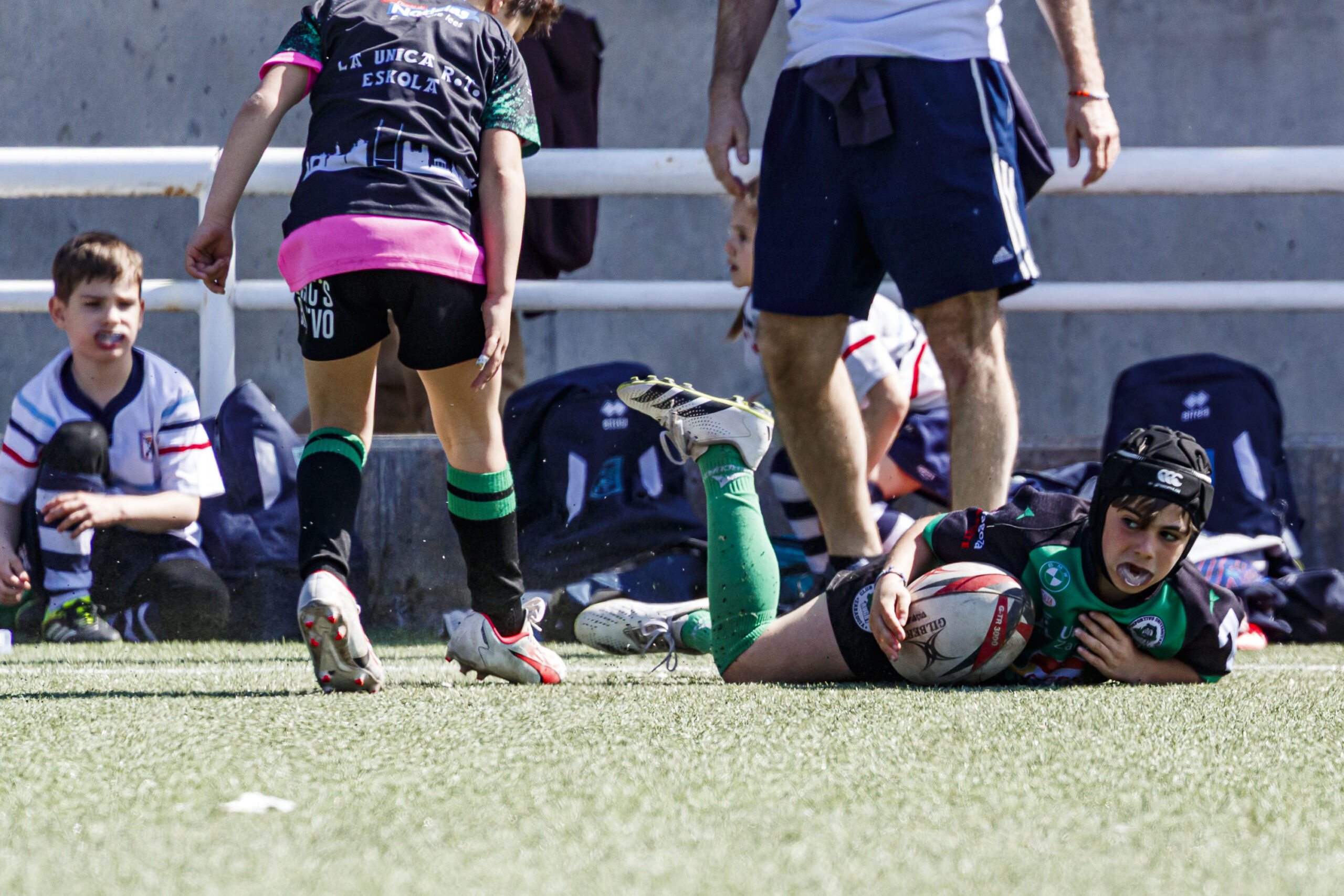 Jornada de escuelas de rugby para niños en Zaragoza
