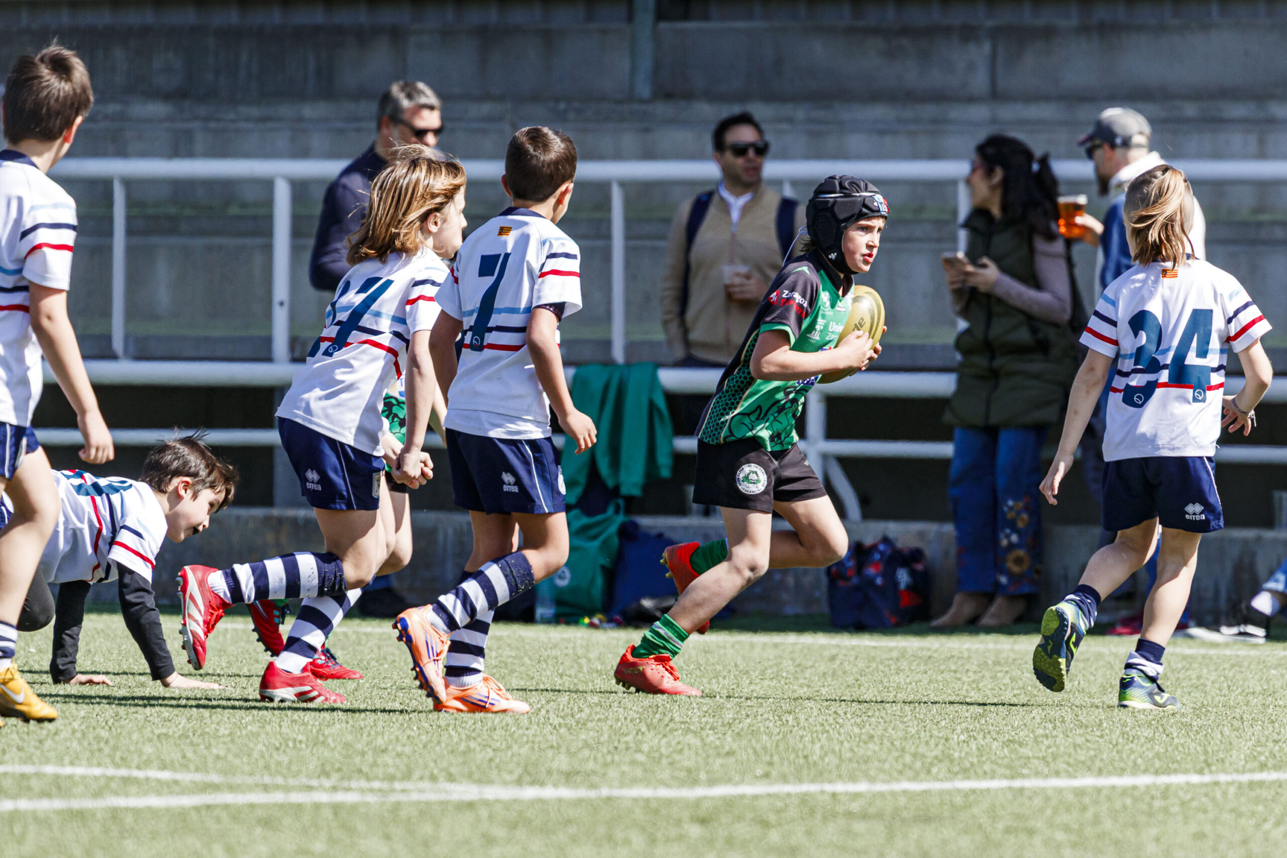 Jornada de escuelas de rugby para niños en Zaragoza