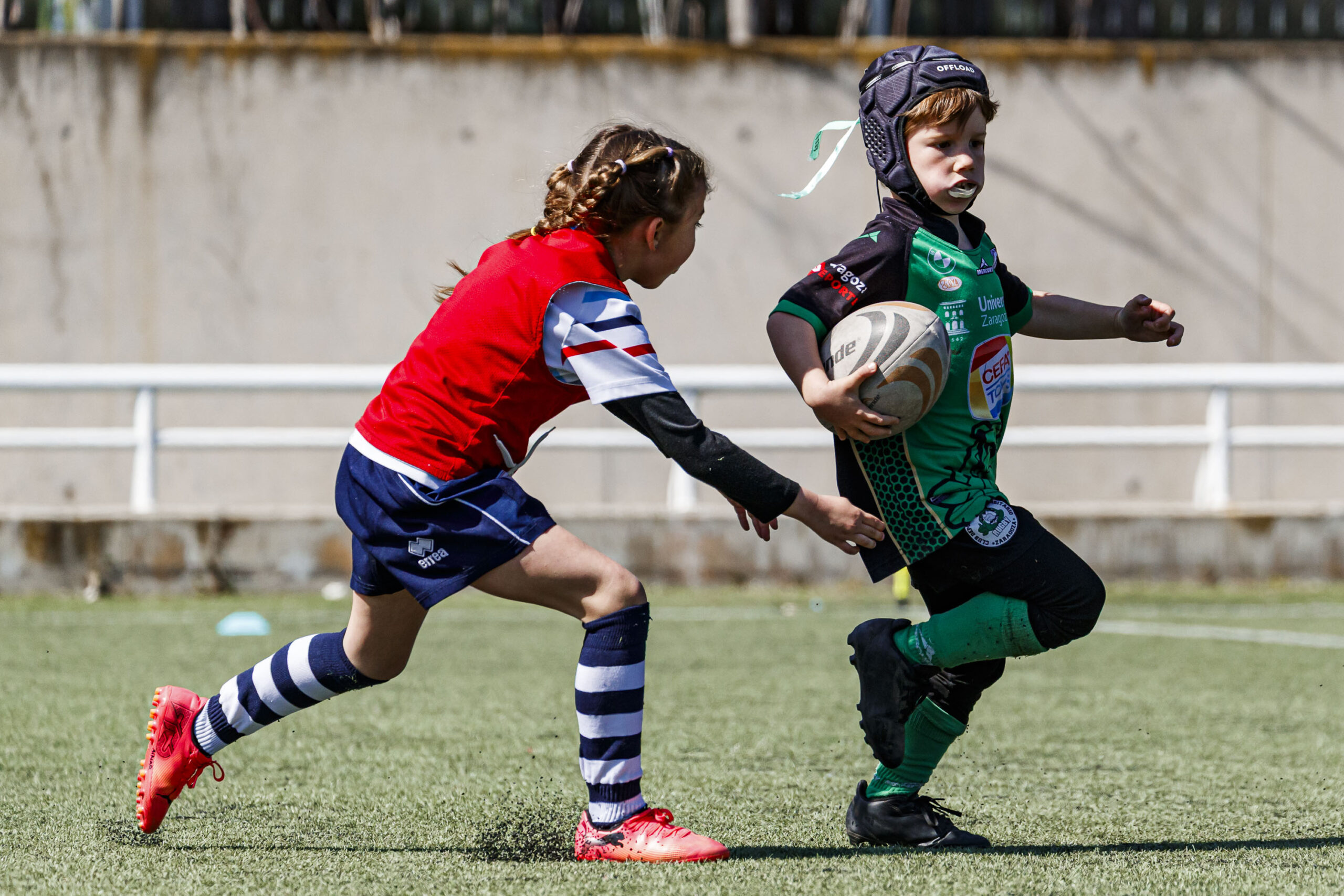 Jornada de escuelas de rugby para niños en Zaragoza
