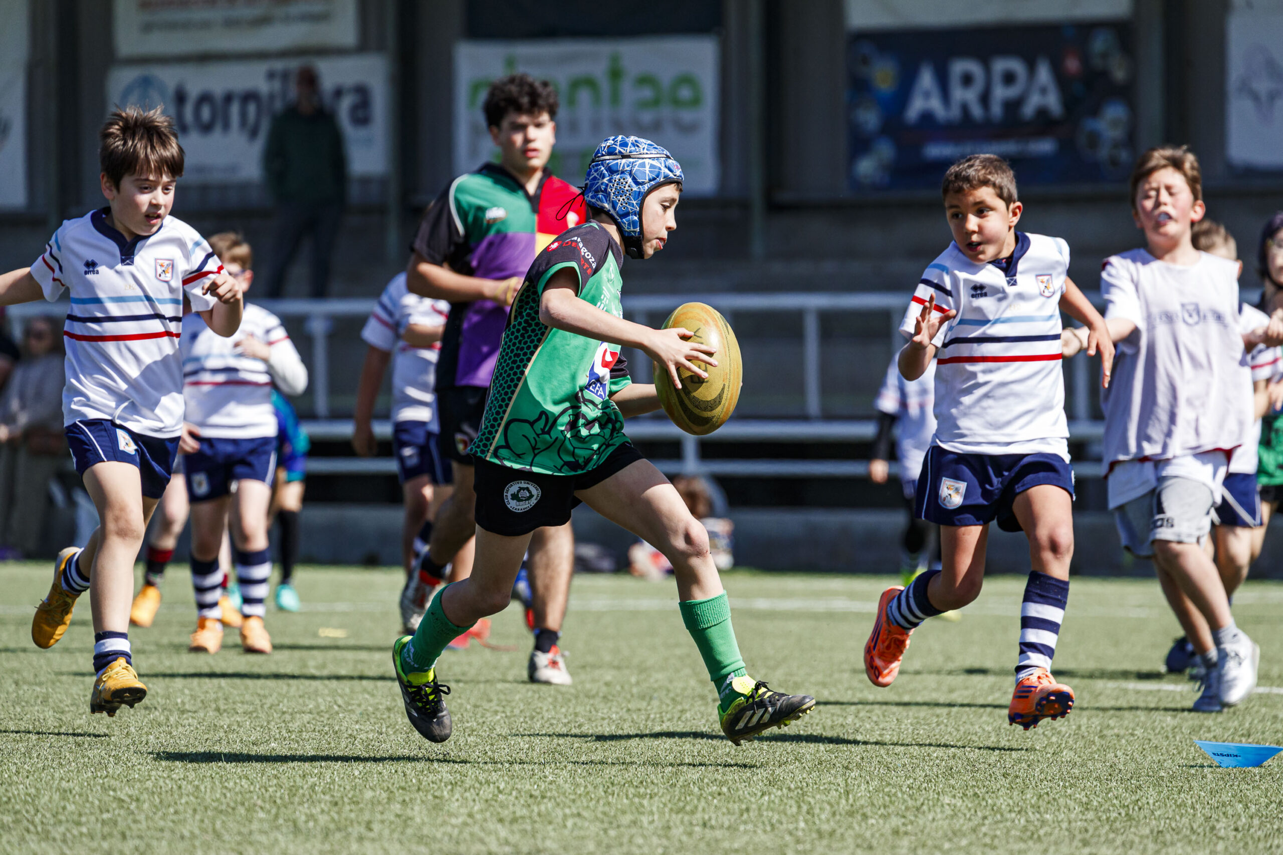 Jornada de escuelas de rugby para niños en Zaragoza