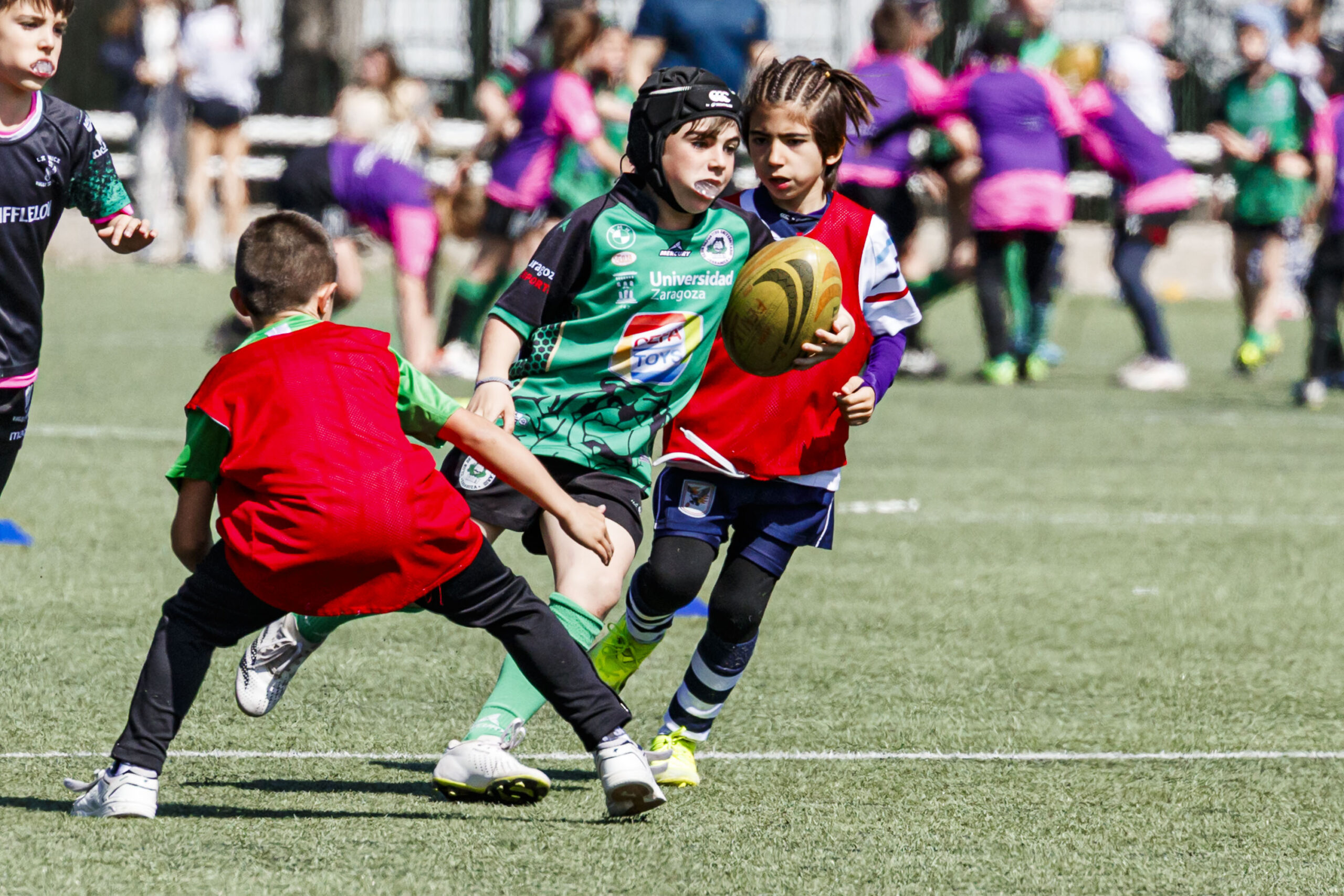 Jornada de escuelas de rugby para niños en Zaragoza