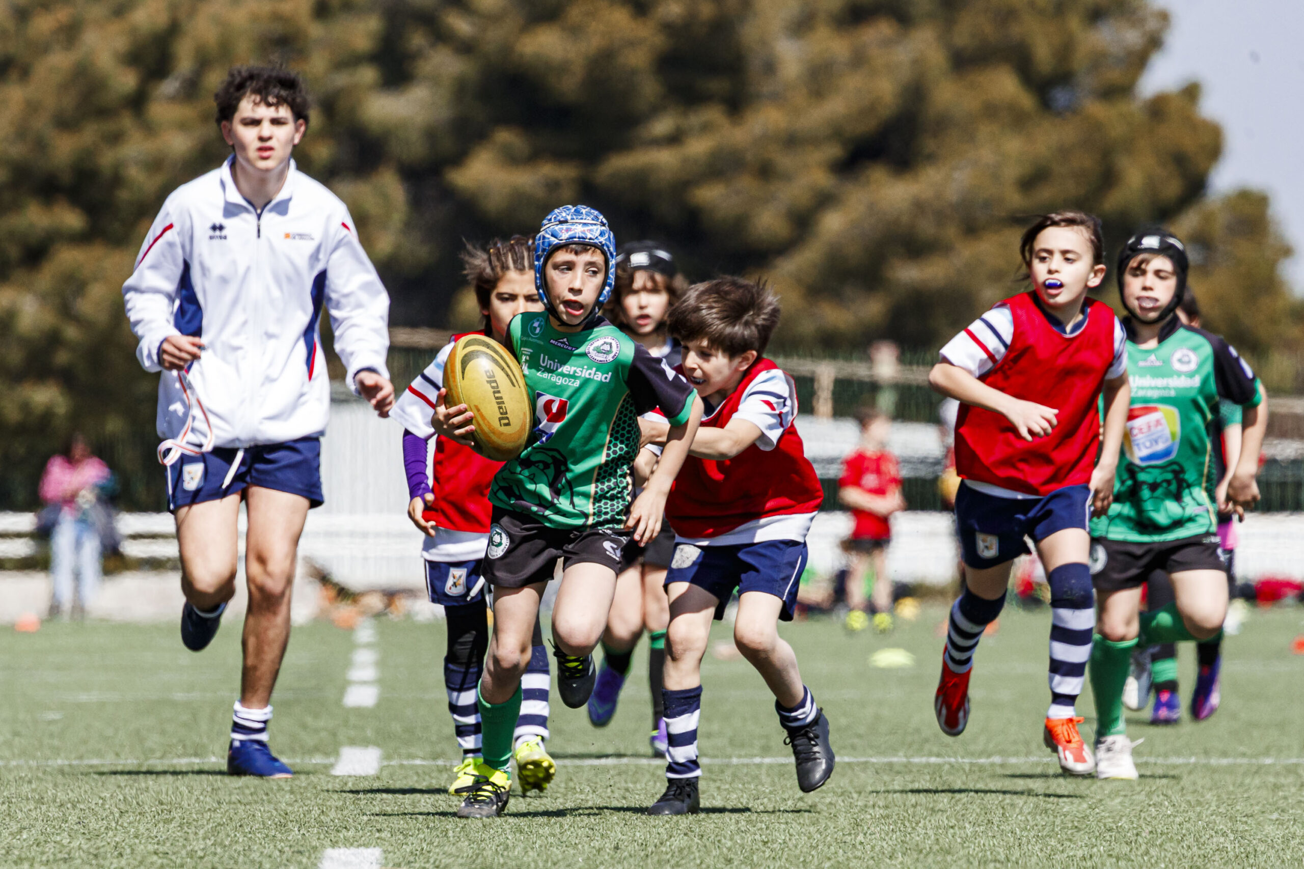 Jornada de escuelas de rugby para niños en Zaragoza