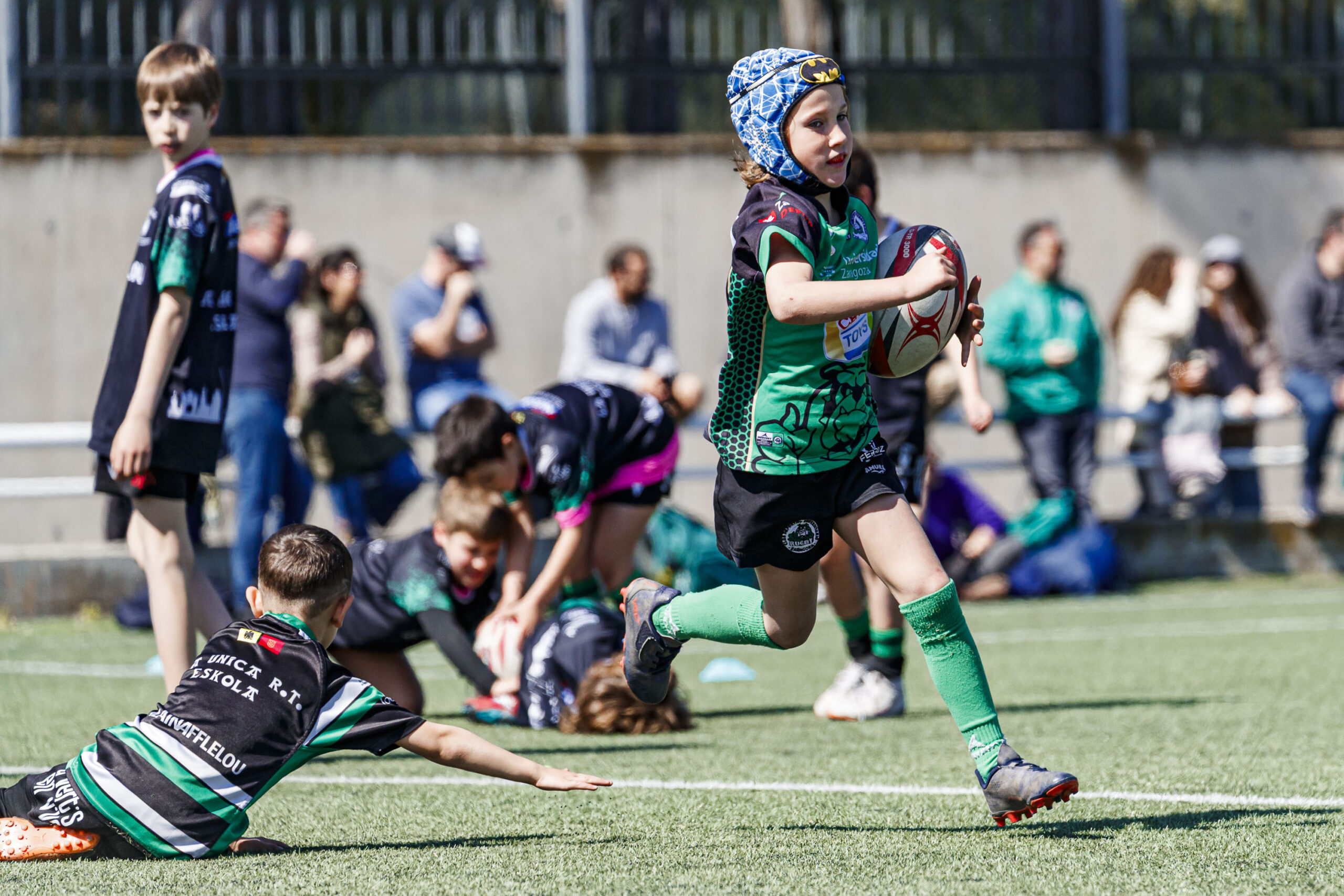 Jornada de escuelas de rugby para niños en Zaragoza