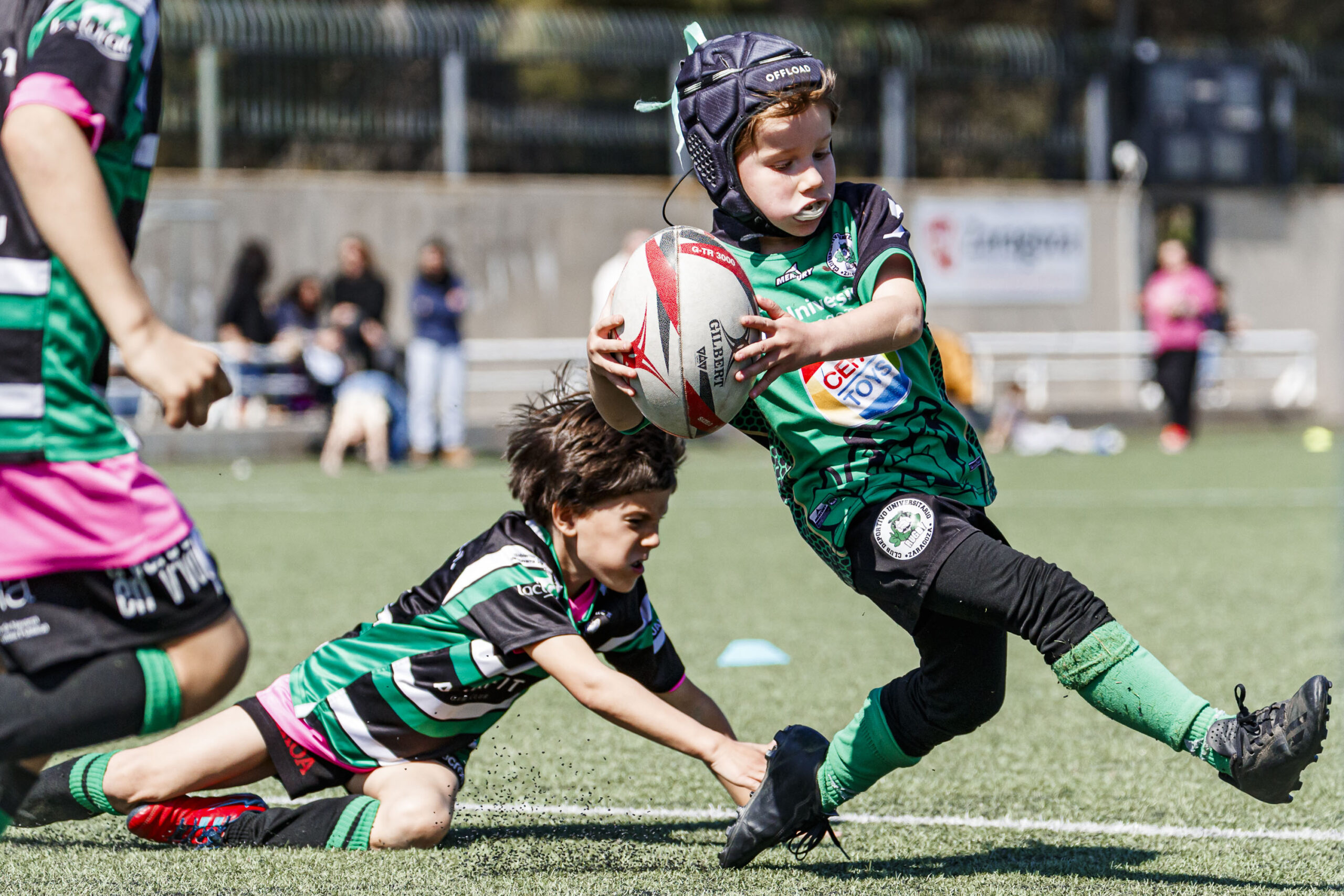 Jornada de escuelas de rugby para niños en Zaragoza