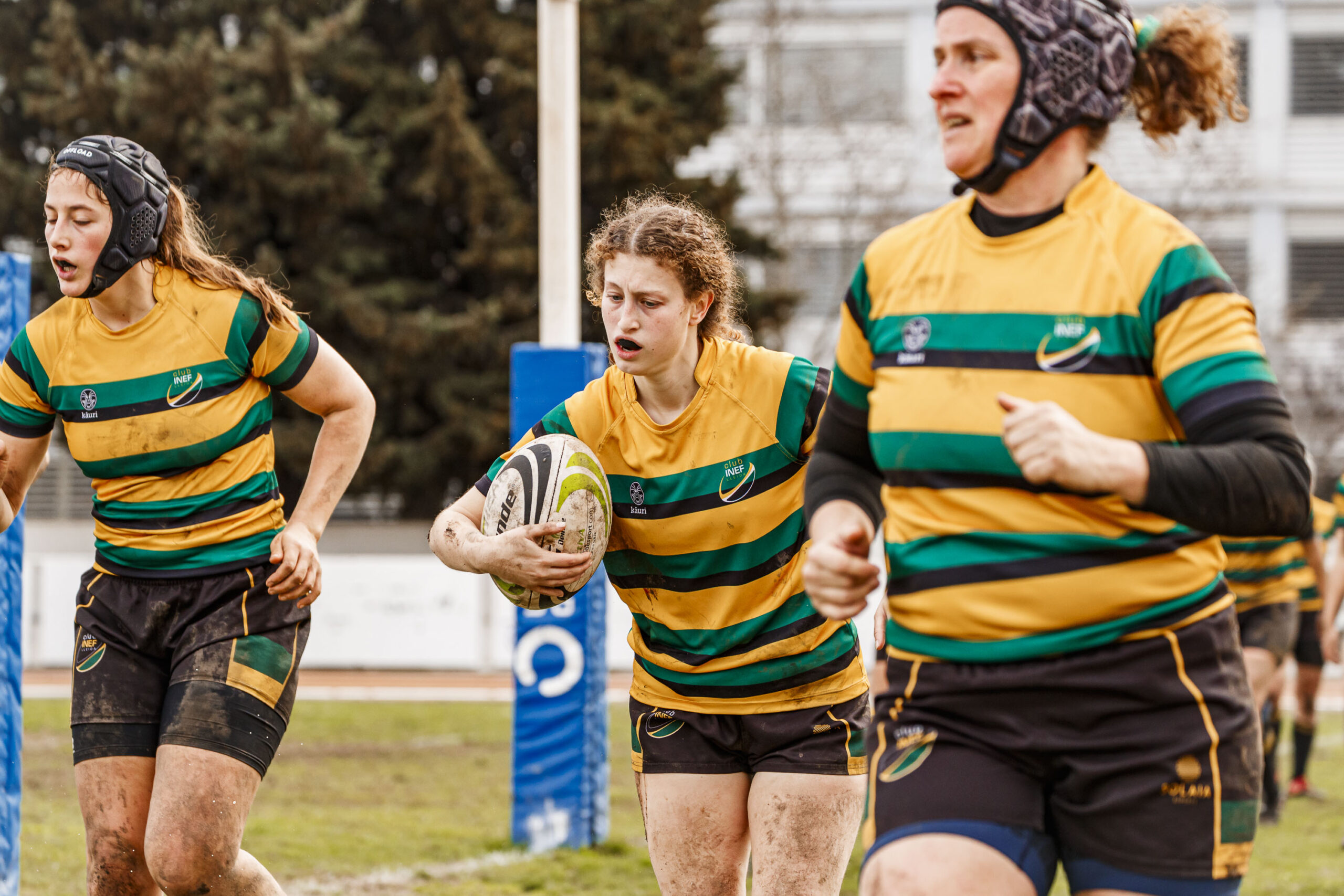 Imagenes correspondientes al partido de la jornada 9 de la DH Catalana de rugby femenino entre el CEFA Uniera y el INEF Lleida en el José Manuel J. Boix