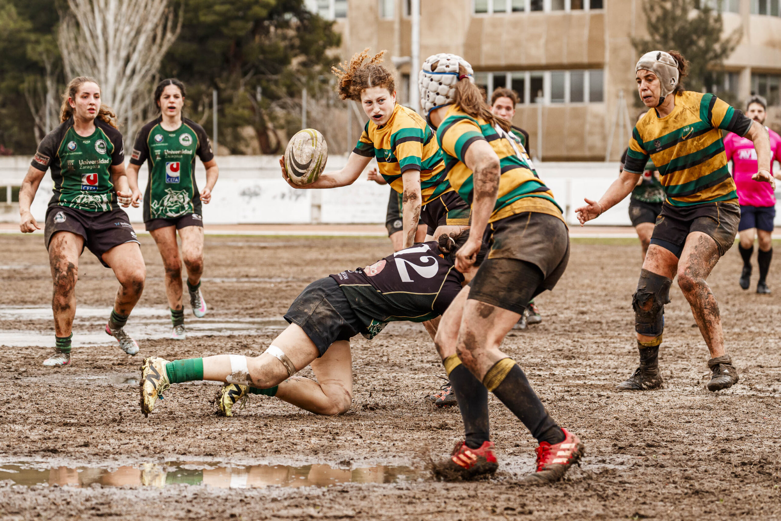 Imagenes correspondientes al partido de la jornada 9 de la DH Catalana de rugby femenino entre el CEFA Uniera y el INEF Lleida en el José Manuel J. Boix