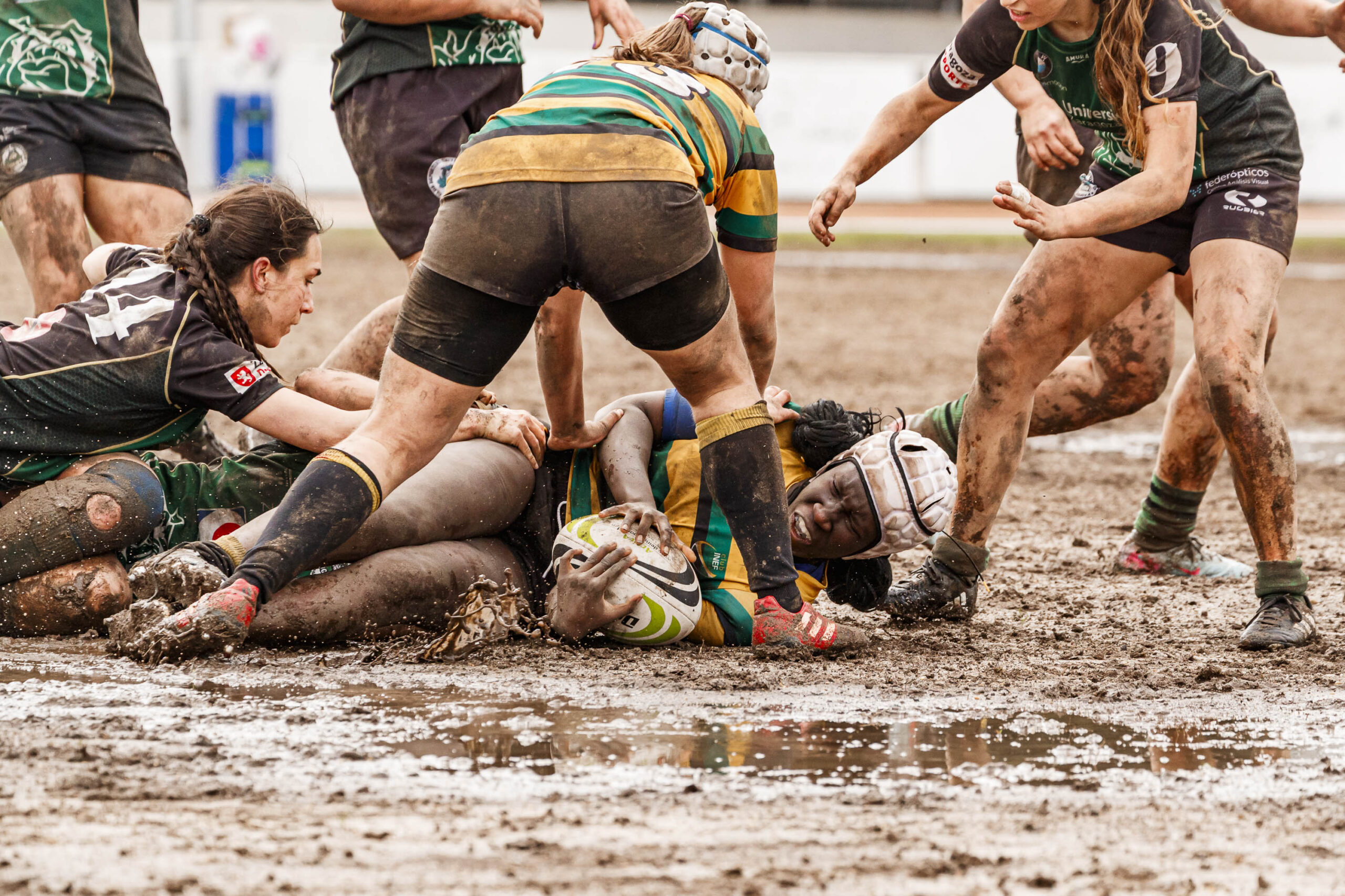 Imagenes correspondientes al partido de la jornada 9 de la DH Catalana de rugby femenino entre el CEFA Uniera y el INEF Lleida en el José Manuel J. Boix