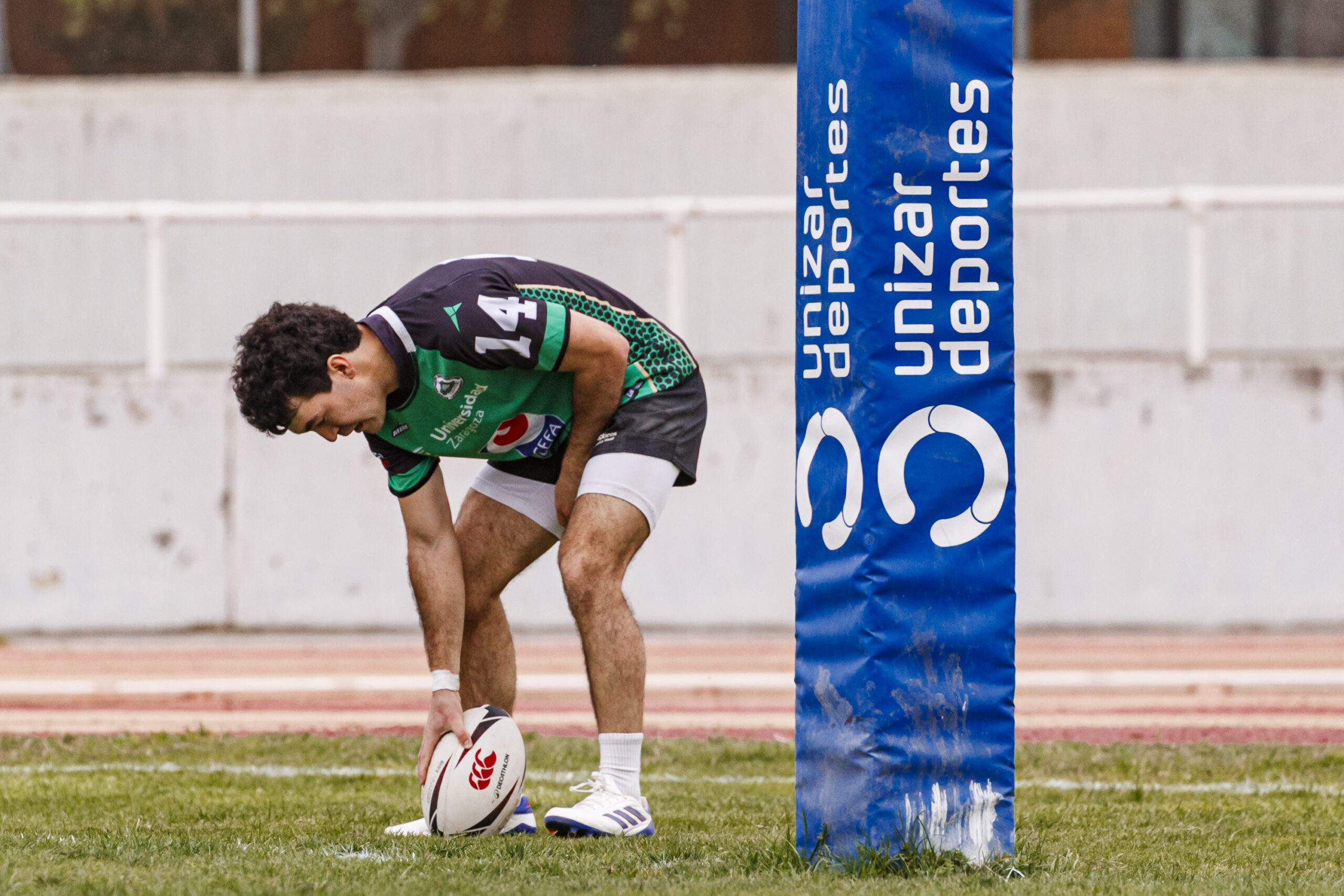 Partido correspondiente a las semifinales de la Liga Aragonesa de rugby masculino entre el CEFA Unizar e Ingenieros de Soria